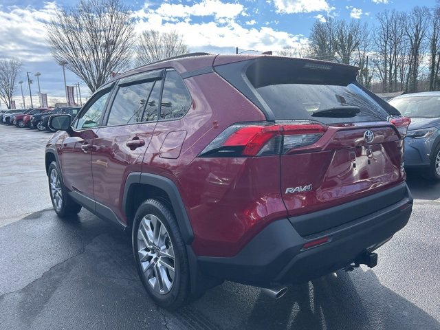 Used 2023 Toyota RAV4 XLE Premium image 9