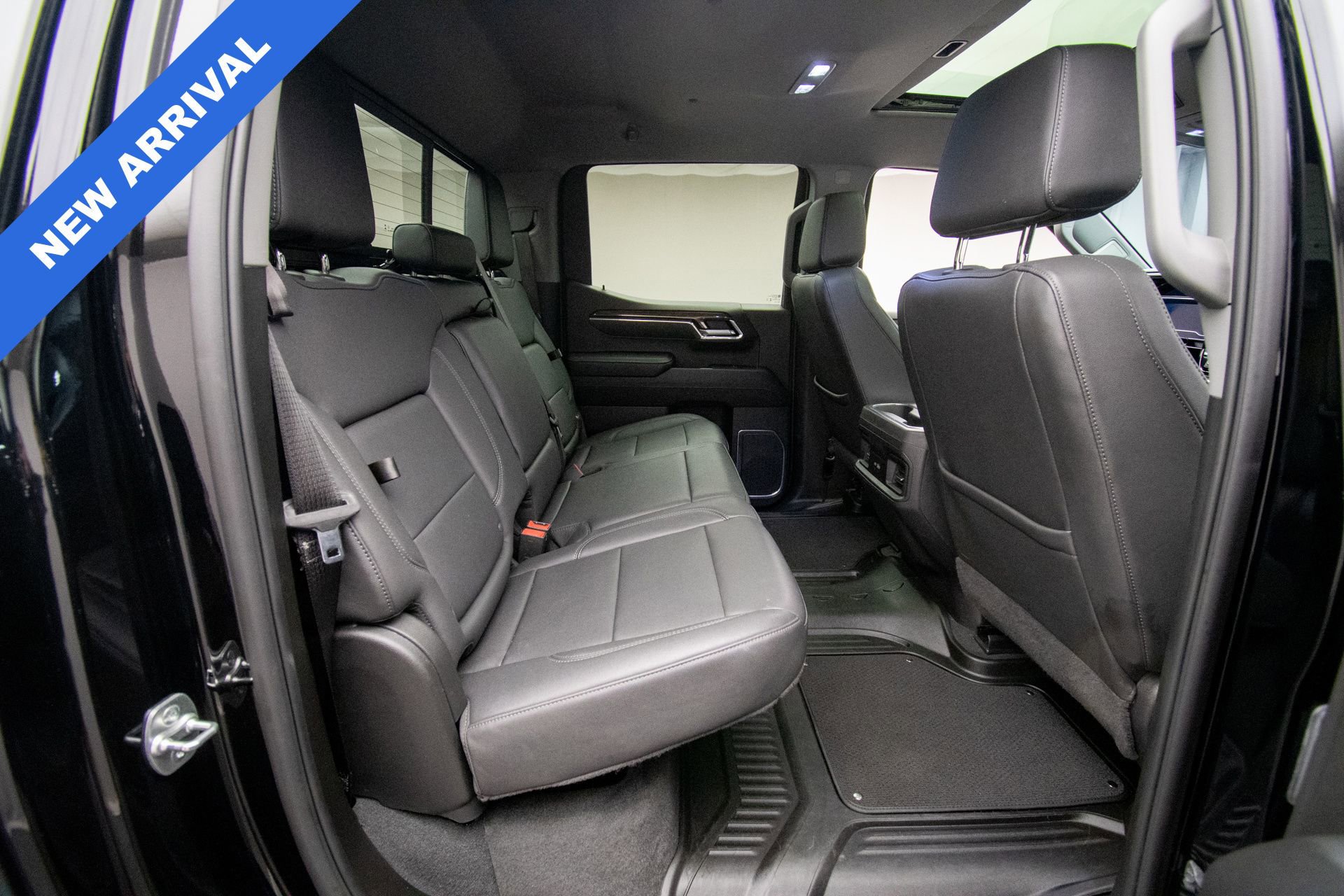 Used 2025 Chevrolet Silverado 1500 LT Trail Boss w/ Convenience Package II AWD/4WD image 23