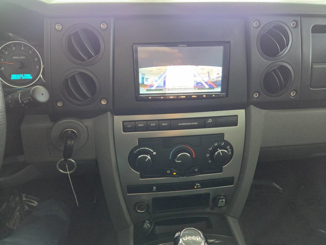 Used 2007 Jeep Commander Sport image 34