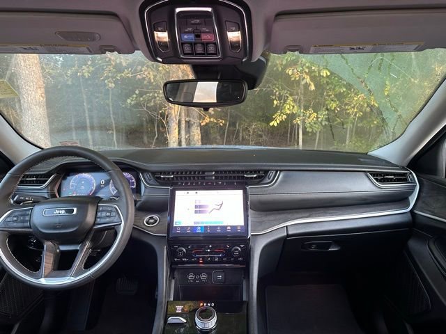 Used 2023 Jeep Grand Cherokee Limited image 30