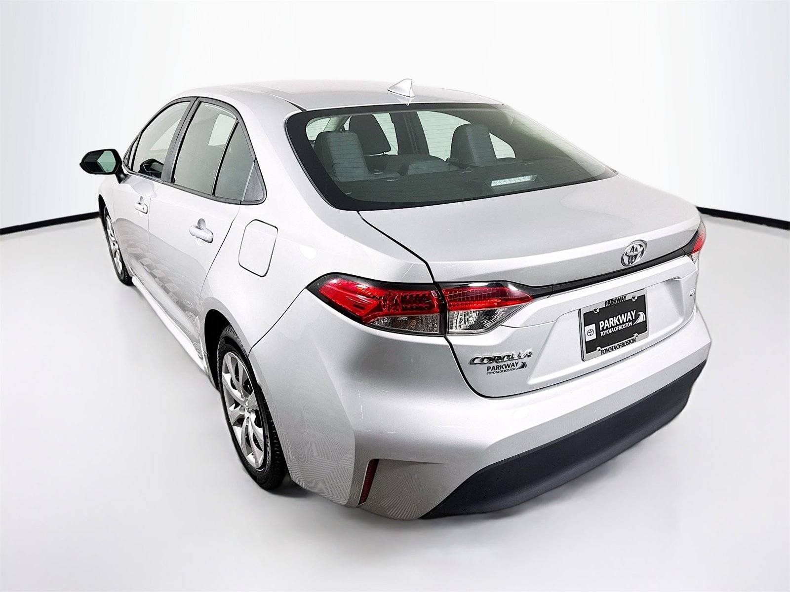 Used 2024 Toyota Corolla LE image 5