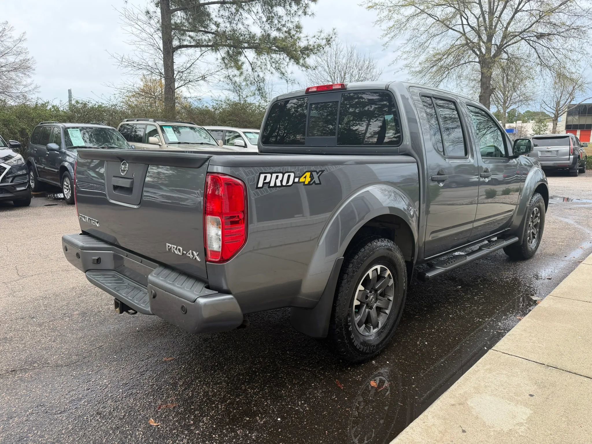 Used 2018 Nissan Frontier PRO-4X image 5