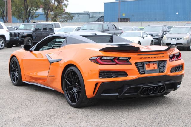 Used 2024 Chevrolet Corvette Z06 w/ Stealth Interior Trim Package RWD image 3