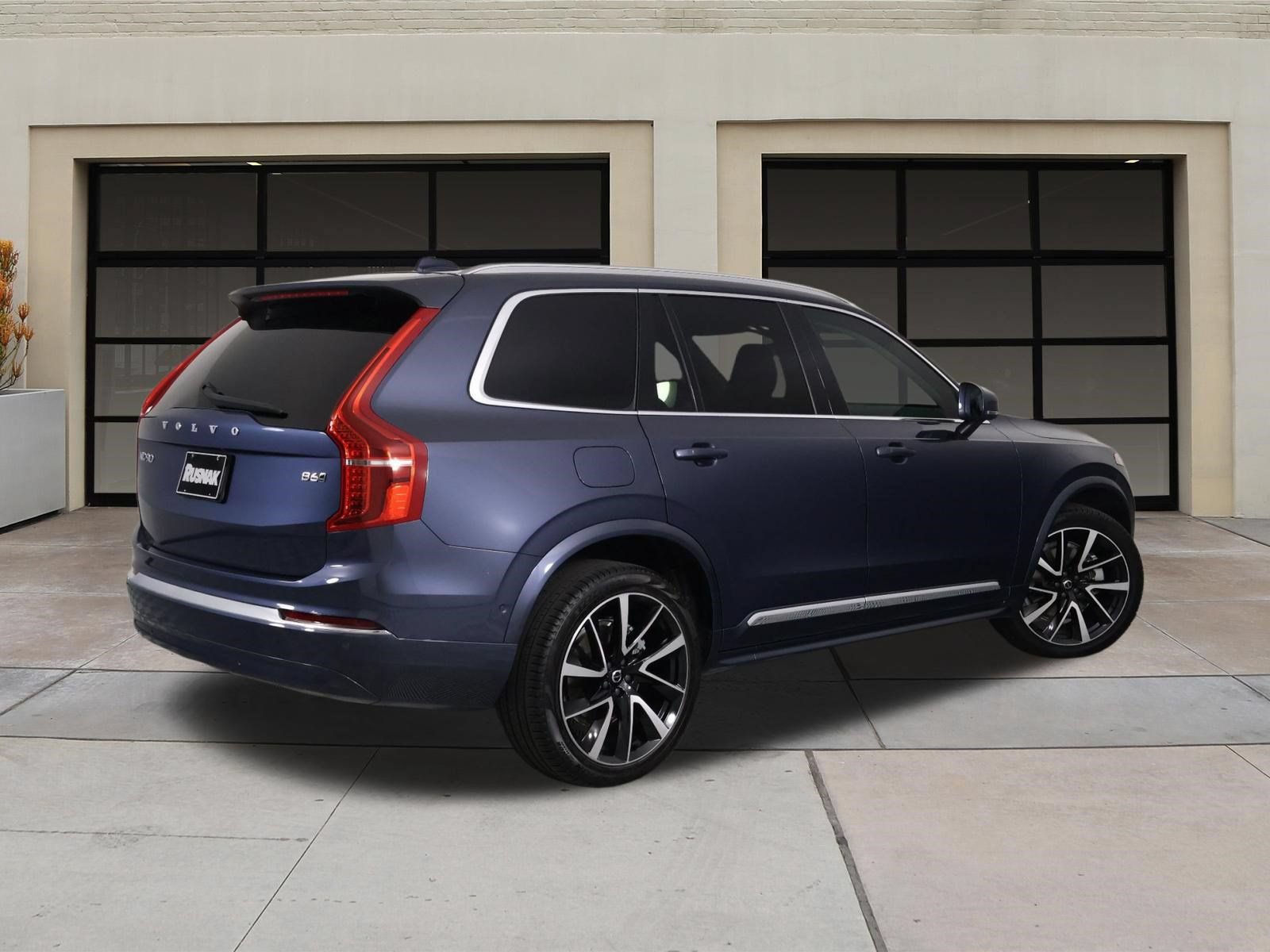 Certified 2023 Volvo XC90 B6 Plus AWD/4WD image 5