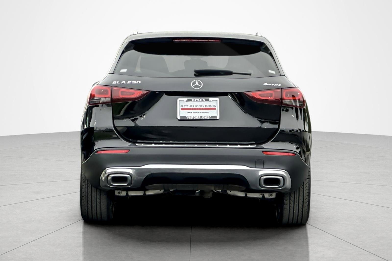 Used 2023 Mercedes-Benz GLA 250 4MATIC w/ Premium Package image 4