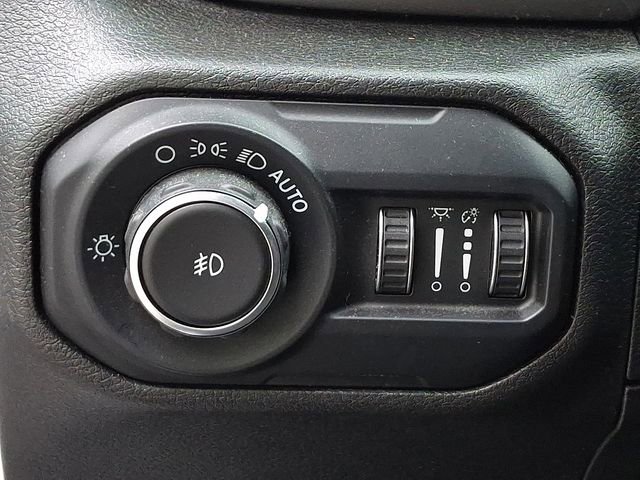 Used 2020 Jeep Wrangler Unlimited Sahara AWD/4WD image 26