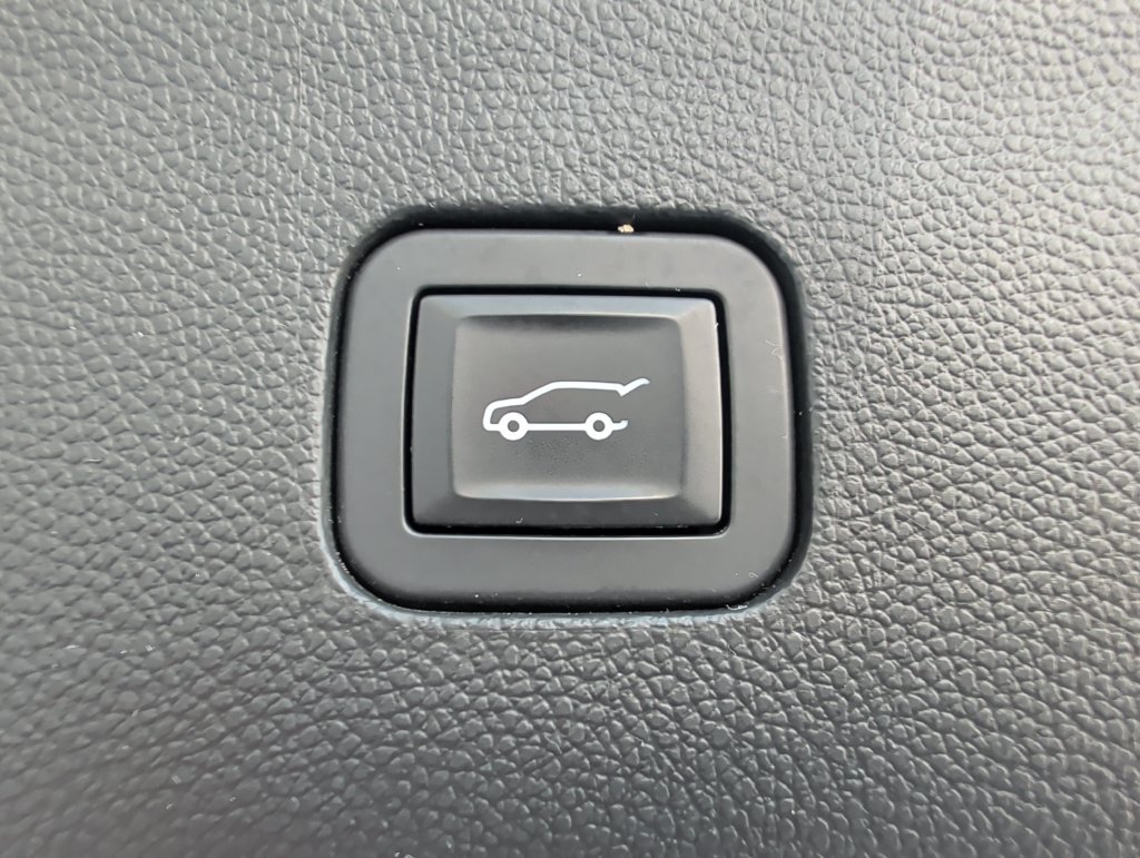 Used 2019 Buick Enclave Essence FWD image 22