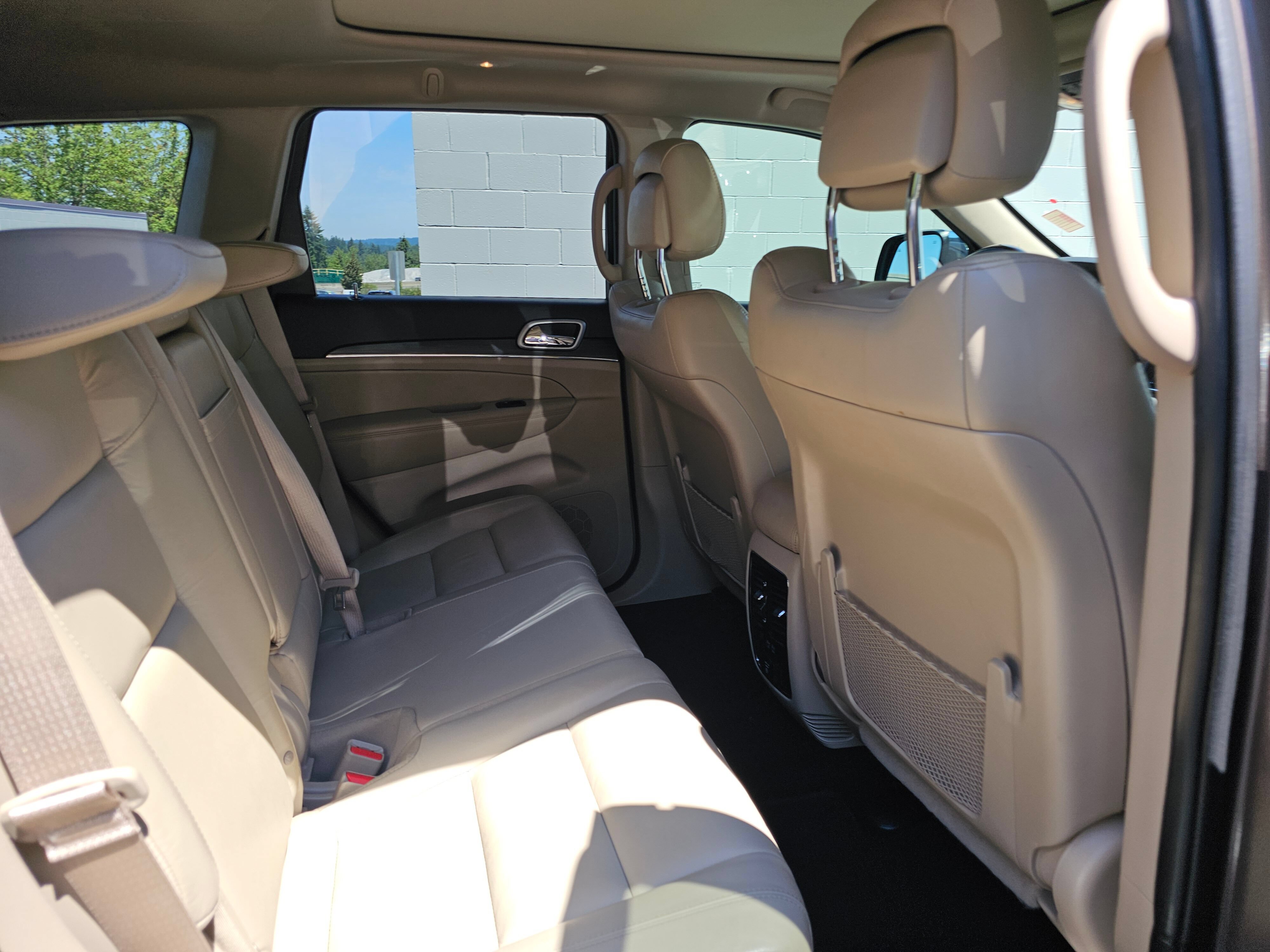 Used 2021 Jeep Grand Cherokee Limited w/ Sun & Sound Group AWD/4WD image 14
