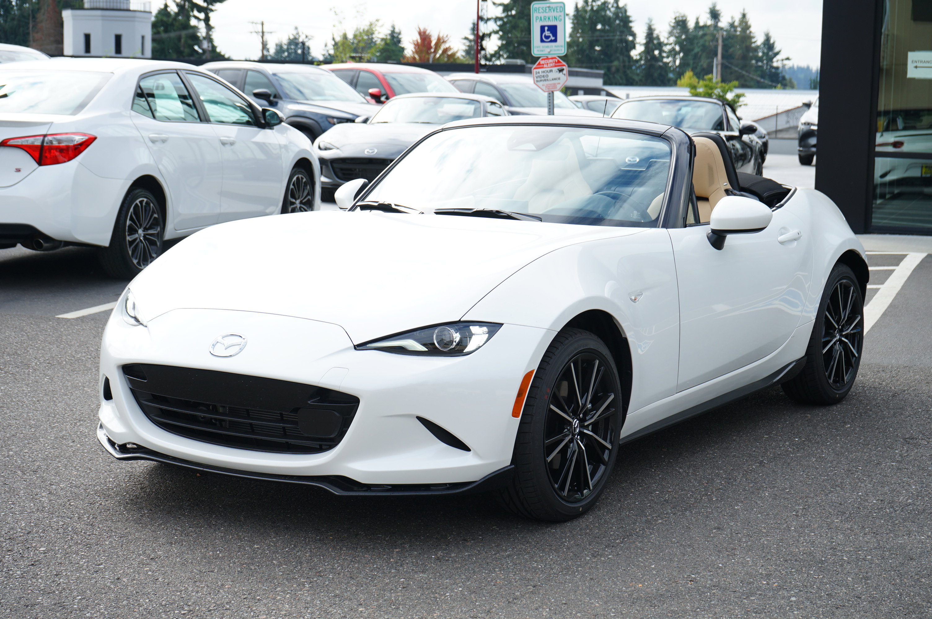 New 2025 MAZDA MX-5 Miata Grand Touring w/ Appearance Package image 9