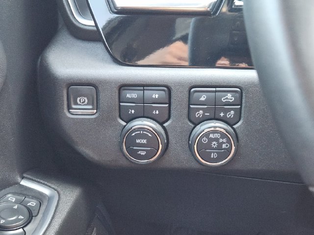 Used 2024 Chevrolet Silverado 1500 LTZ AWD/4WD image 23