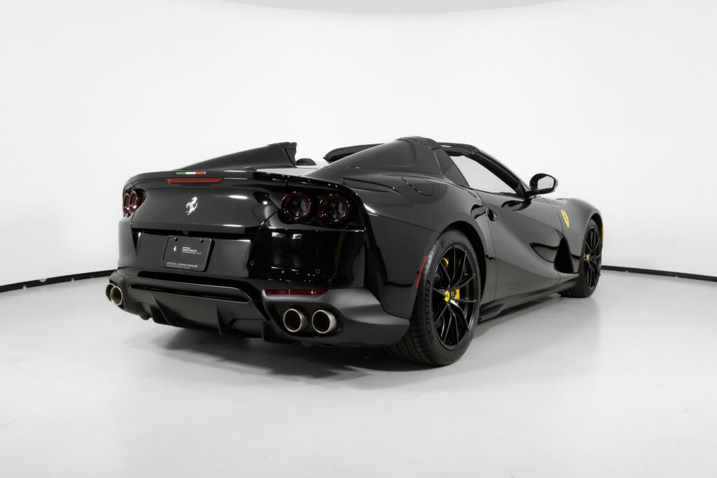 Used 2023 Ferrari 812 GTS image 8