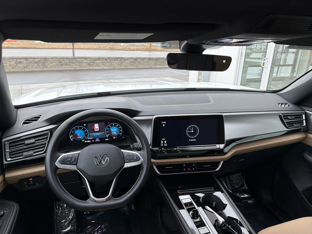 Used 2025 Volkswagen Atlas Cross Sport SE image 14