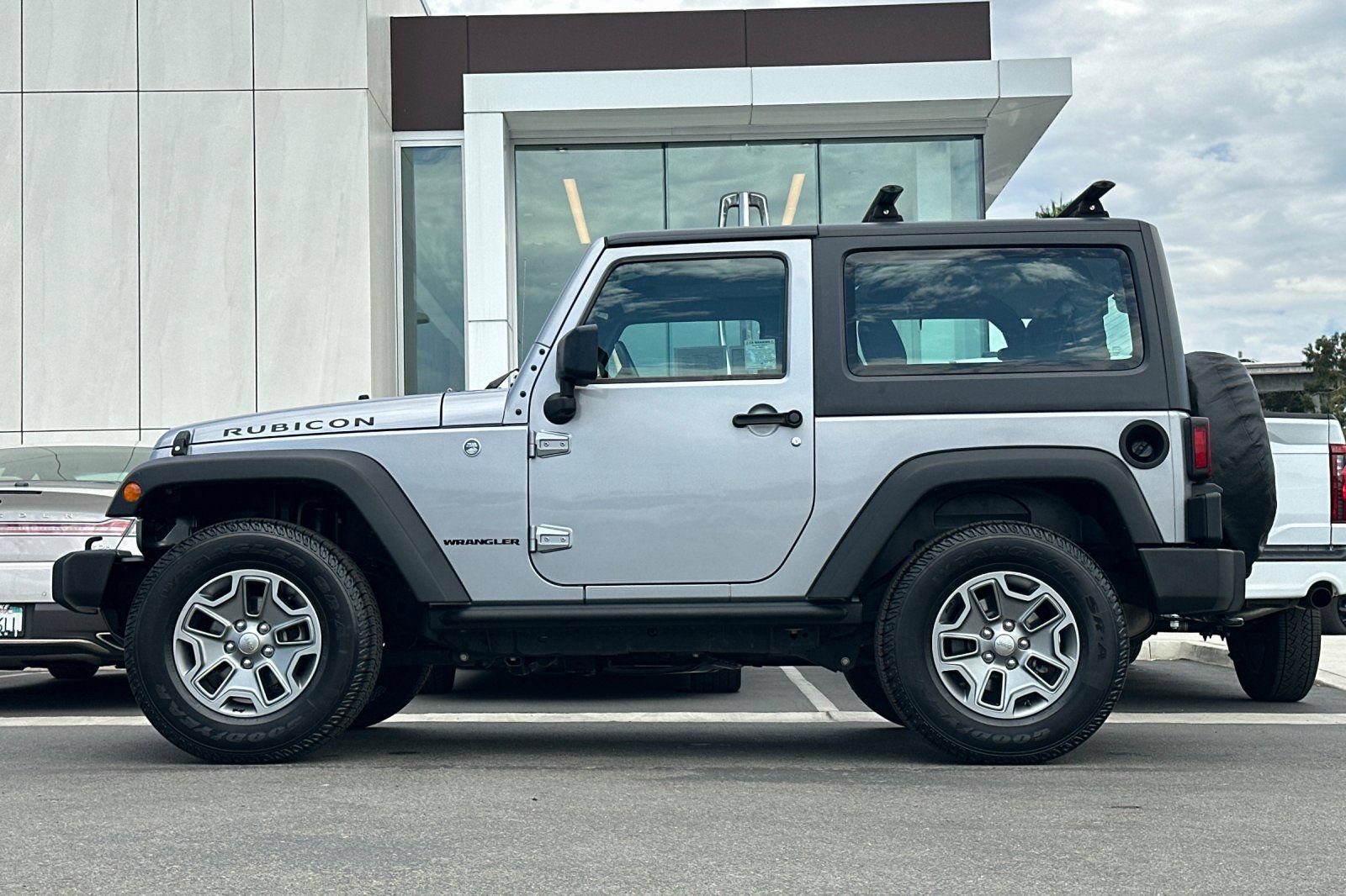 Used 2016 Jeep Wrangler Rubicon w/ Power Convenience Group AWD/4WD image 6