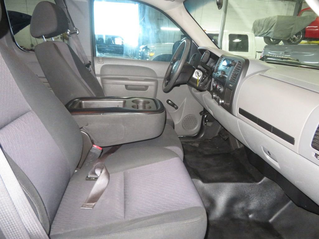 Used 2013 Chevrolet Silverado 1500 W/T image 30