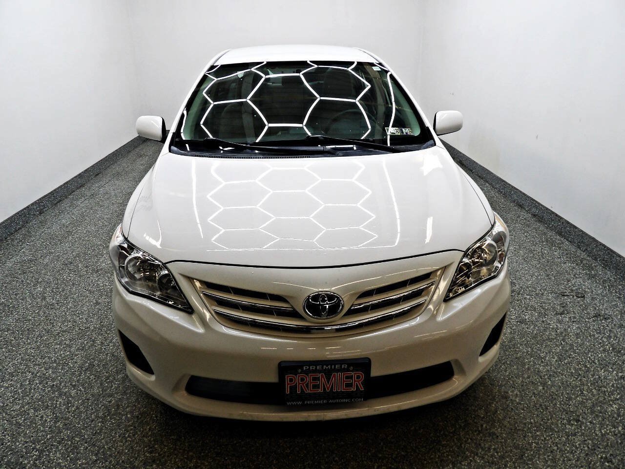 Used 2013 Toyota Corolla LE FWD image 2