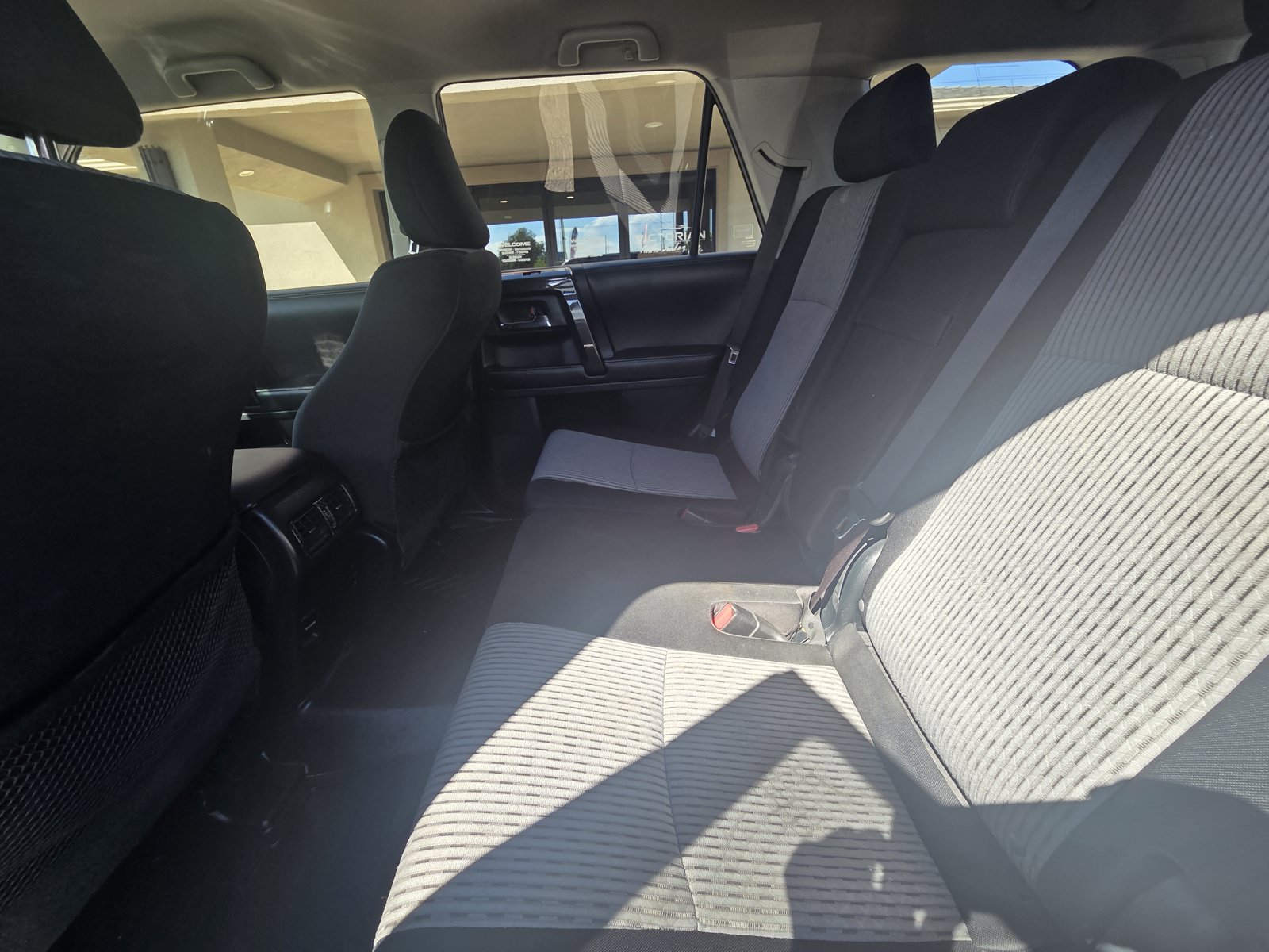 Used 2018 Toyota 4Runner SR5 AWD/4WD image 11