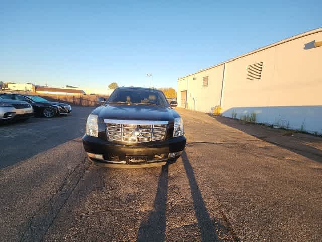 Used 2011 Cadillac Escalade Premium AWD/4WD image 7