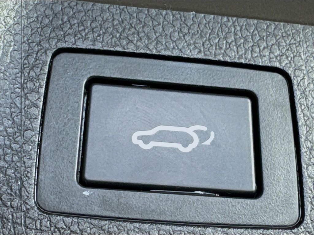 Used 2017 Hyundai Santa Fe Sport 2.0T w/ Cargo Package FWD image 32