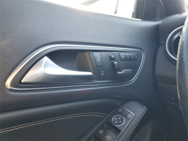 Used 2015 Mercedes-Benz CLA 250 image 26