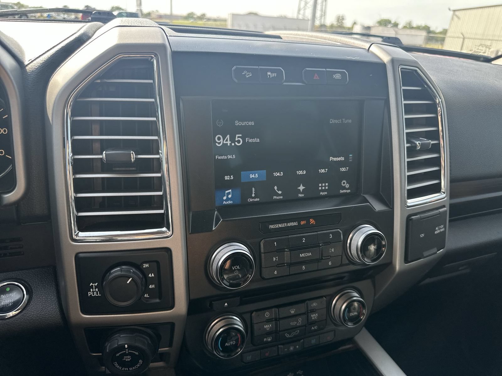 Used 2016 Ford F150 Lariat w/ Equipment Group 502A Luxury AWD/4WD image 13