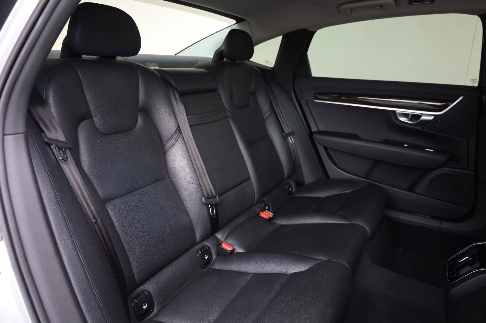 Used 2018 Volvo S90 T5 Momentum w/ Convenience Package FWD image 26
