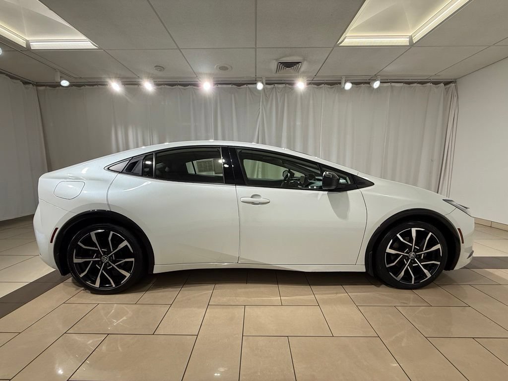 Certified 2024 Toyota Prius Prime FWD image 6