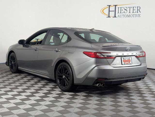 Used 2025 Toyota Camry SE FWD image 5