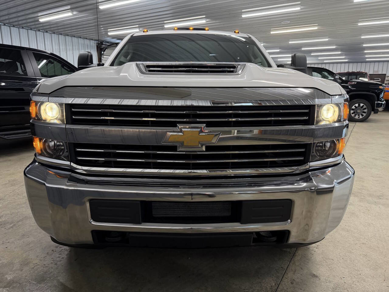 Used 2018 Chevrolet Silverado 3500 W/T image 3