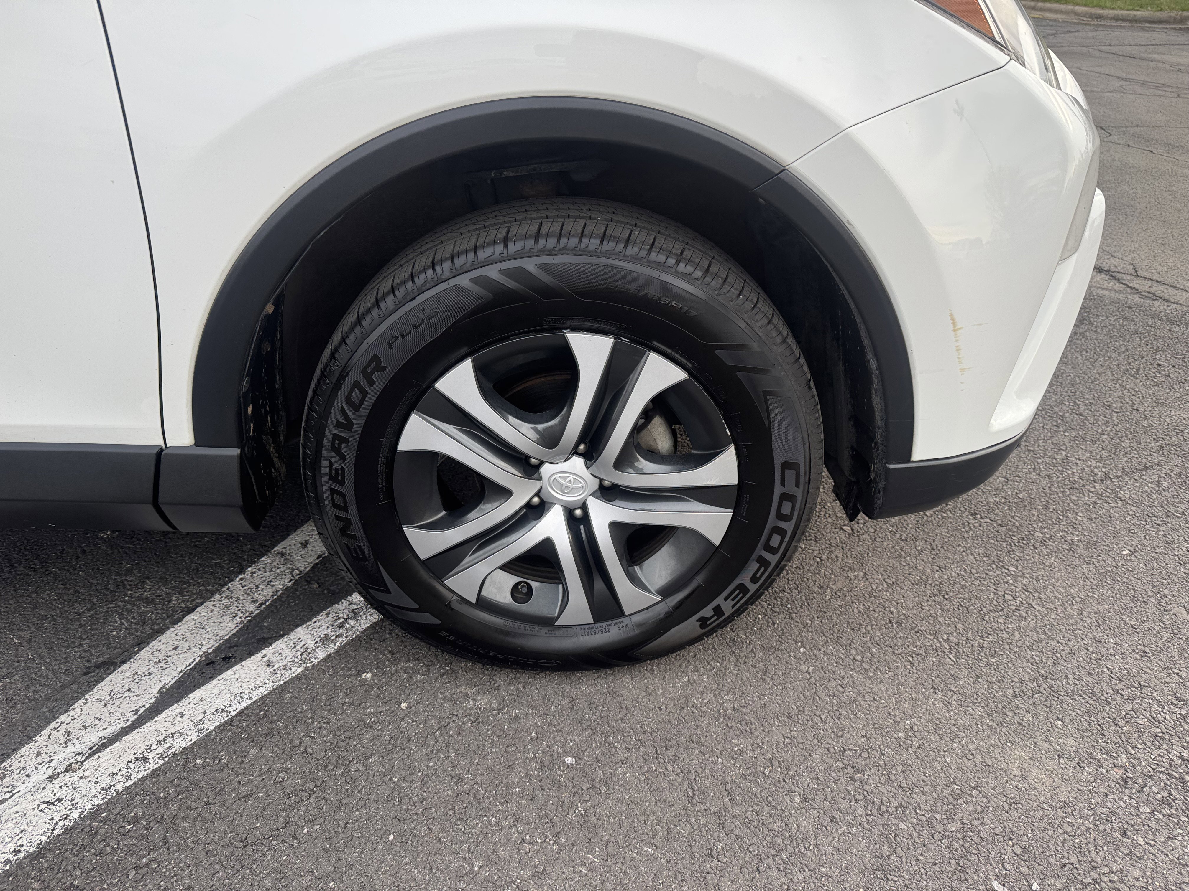 Used 2017 Toyota RAV4 LE w/ Carpet Mat Package image 9