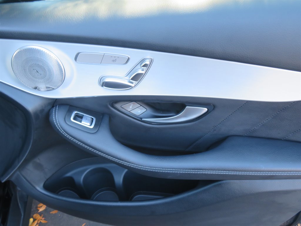 Used 2021 Mercedes-Benz GLC 300 image 34