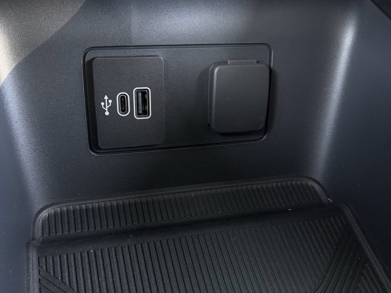 New 2026 Ford Explorer Active AWD/4WD image 20
