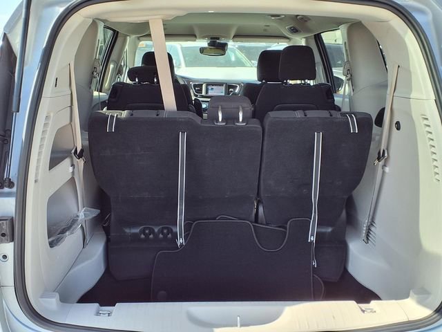 Used 2024 Chrysler Voyager LX FWD image 7