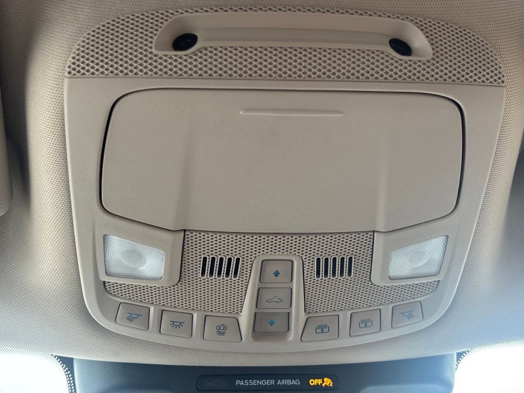 Used 2023 Ford Expedition Limited image 16