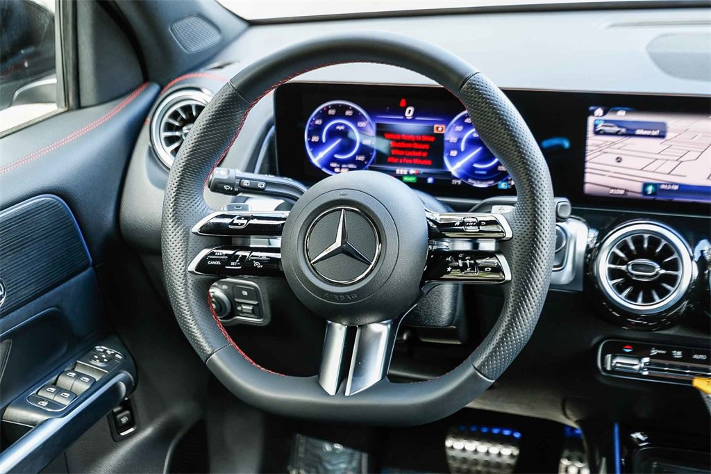 Used 2024 Mercedes-Benz EQB 300 4MATIC image 13