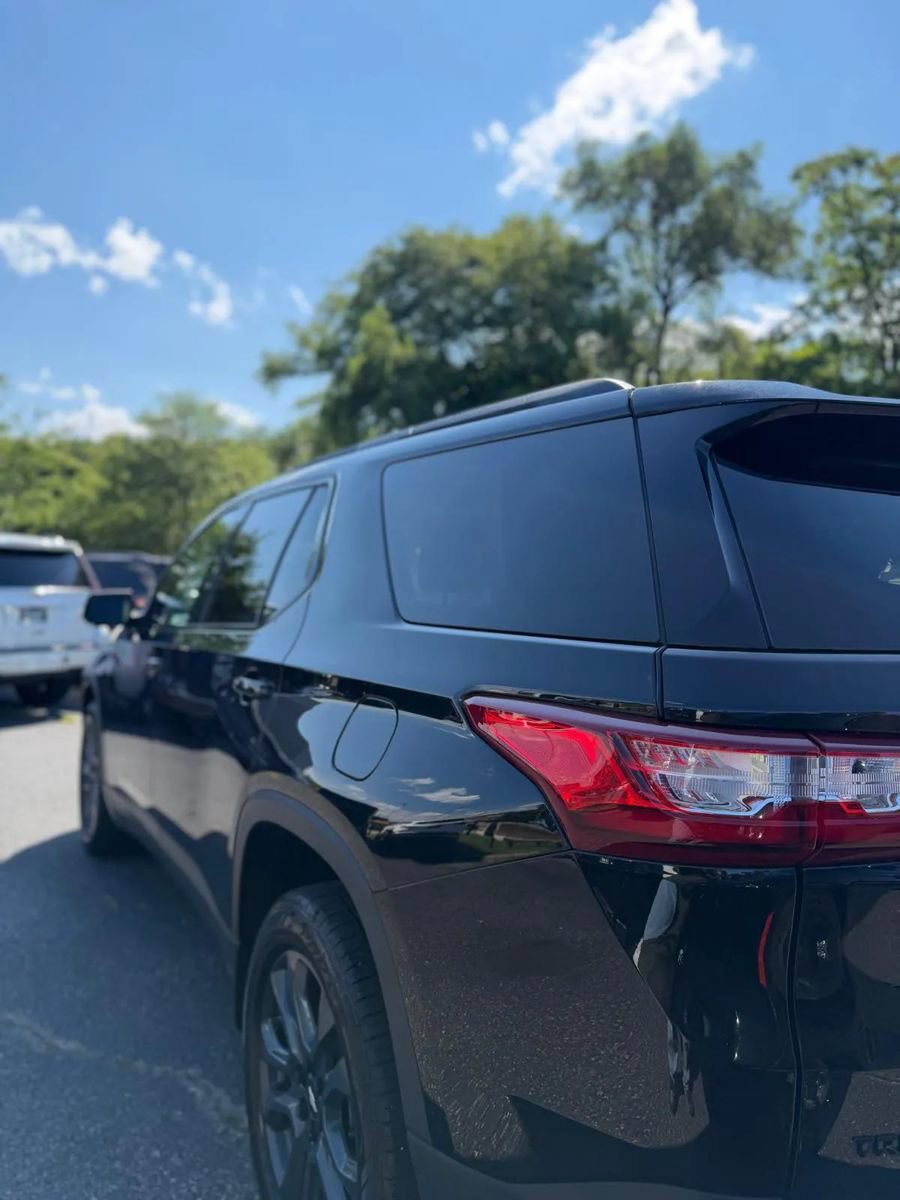 Used 2021 Chevrolet Traverse RS FWD image 6