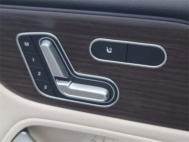 Certified 2025 Mercedes-Benz GLB 250 image 23