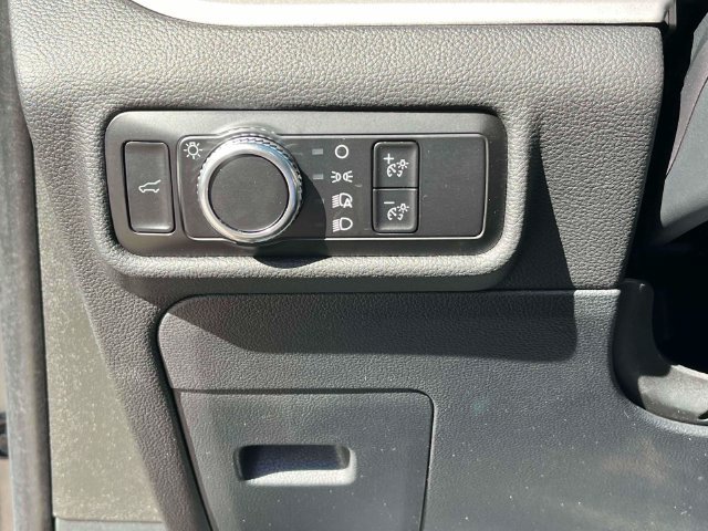 Used 2023 Ford Explorer XLT RWD image 33