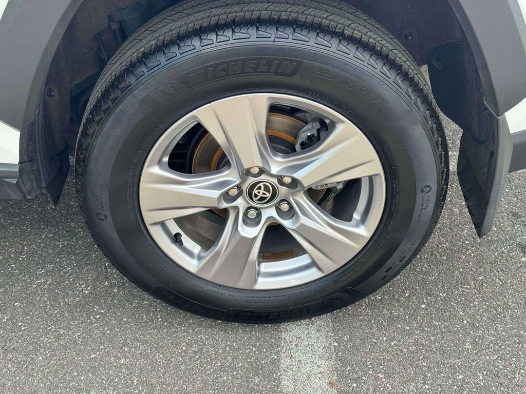 Certified 2025 Toyota RAV4 XLE AWD/4WD image 11