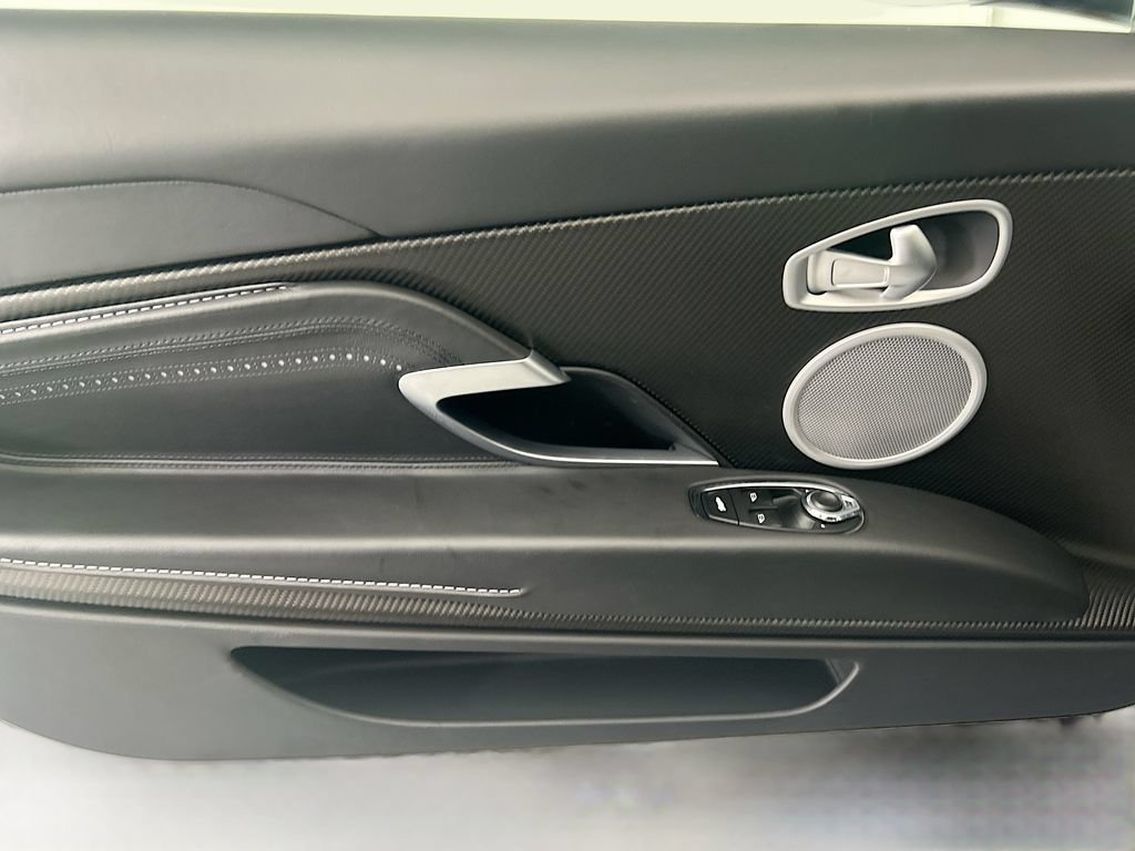 Used 2018 Aston Martin DB11 V12 RWD image 23