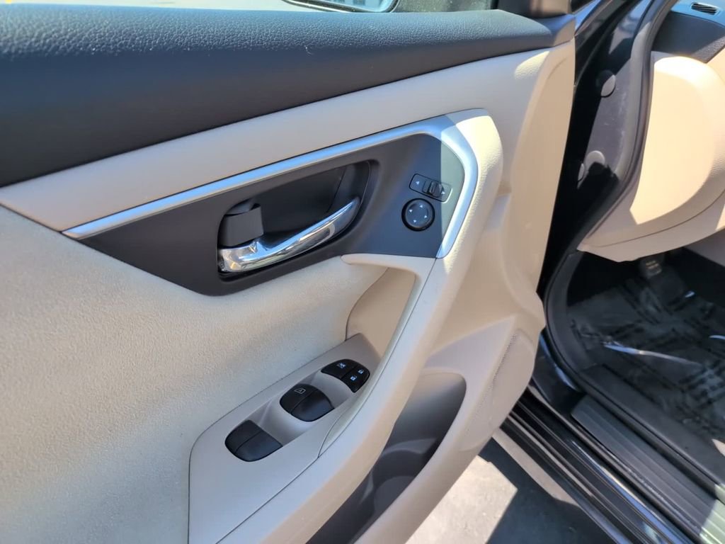 Used 2015 Nissan Altima 2.5 S w/ Power Driver Seat Package FWD image 16