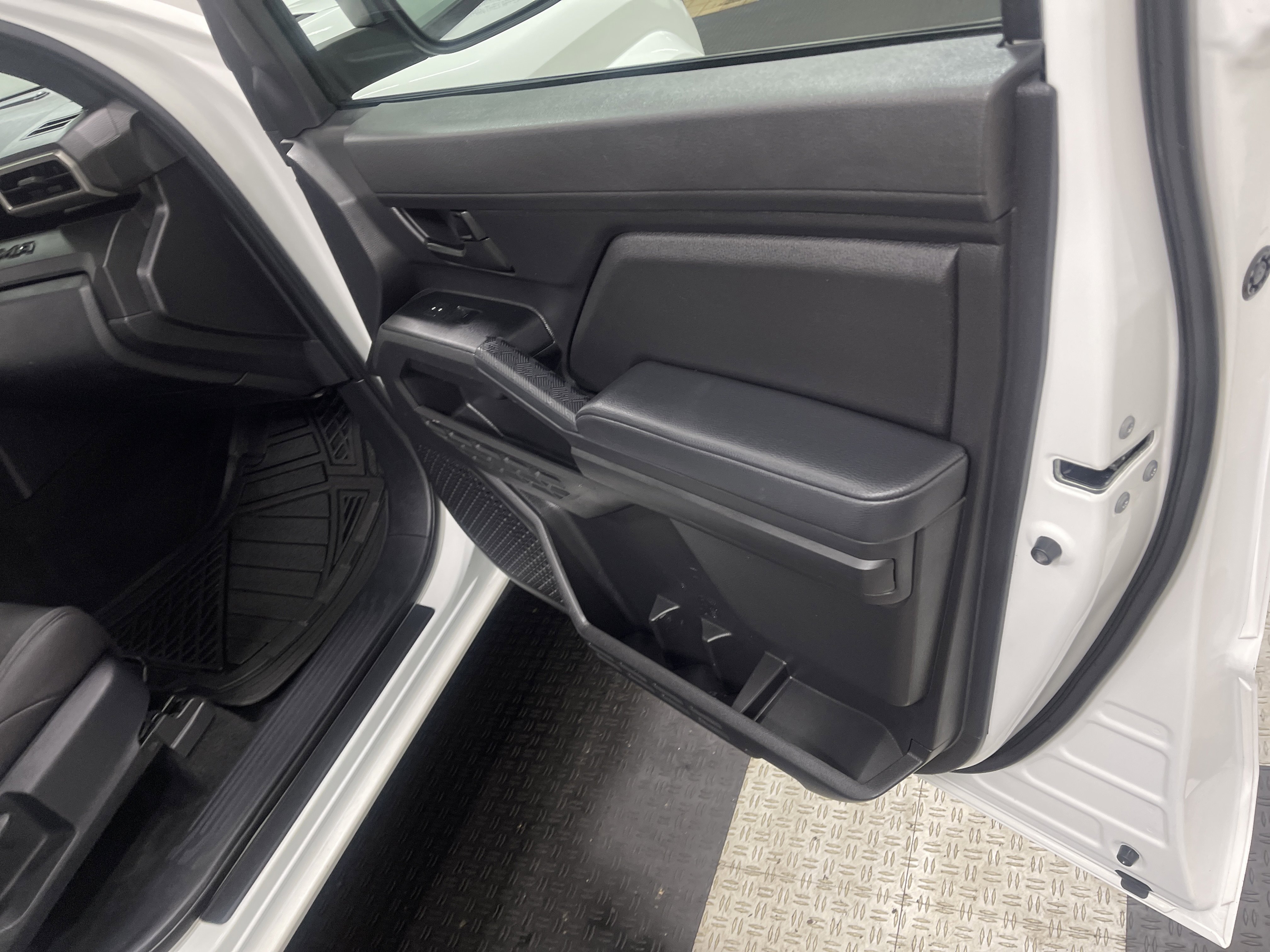 Used 2024 Toyota Tacoma SR RWD image 15