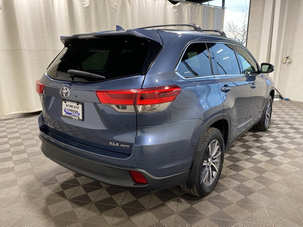 Used 2019 Toyota Highlander XLE image 18