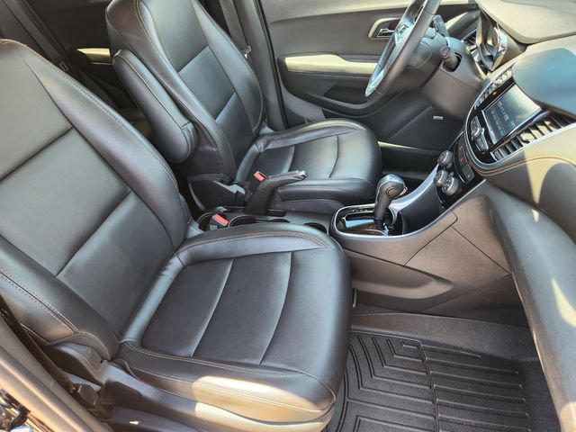 Used 2017 Chevrolet Trax Premier w/ Driver Confidence II Package FWD image 13