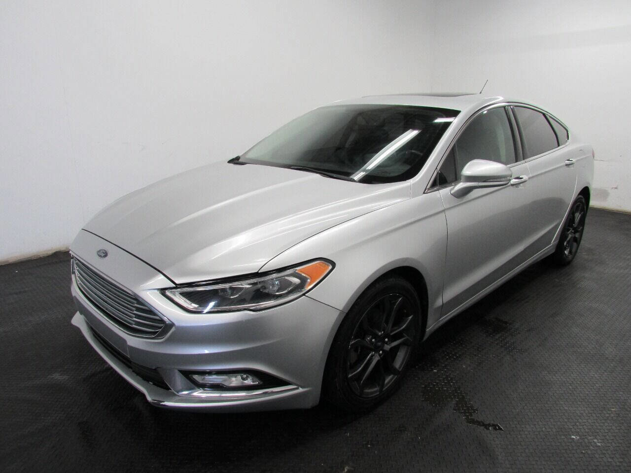 Used 2017 Ford Fusion SE w/ Fusion SE Technology Package image 1