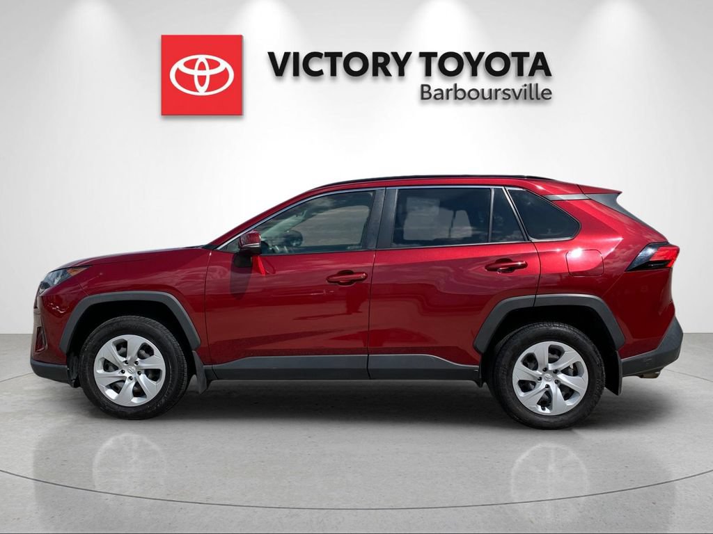 Used 2021 Toyota RAV4 LE AWD/4WD image 2