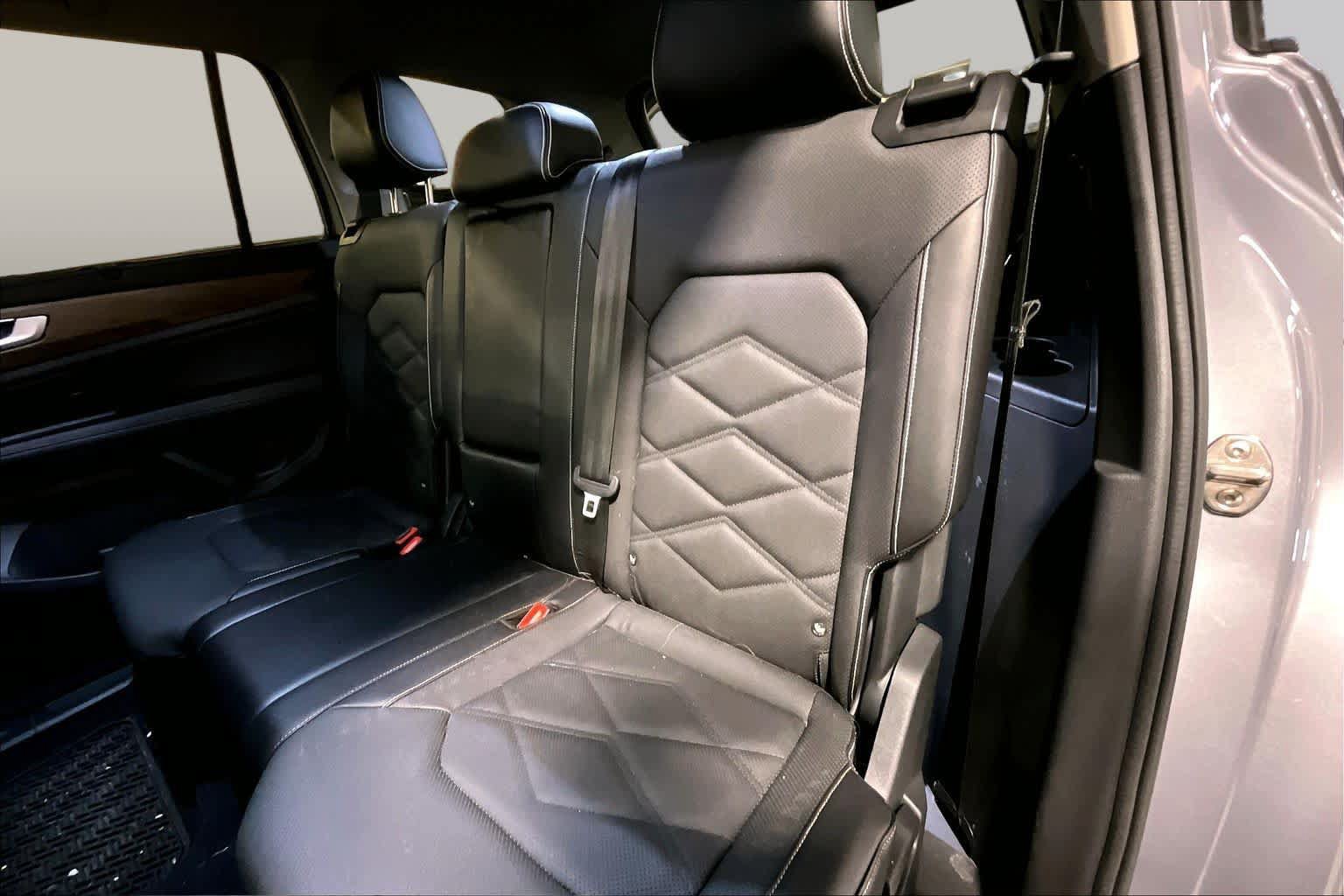 Used 2024 Volkswagen Atlas SE FWD image 19
