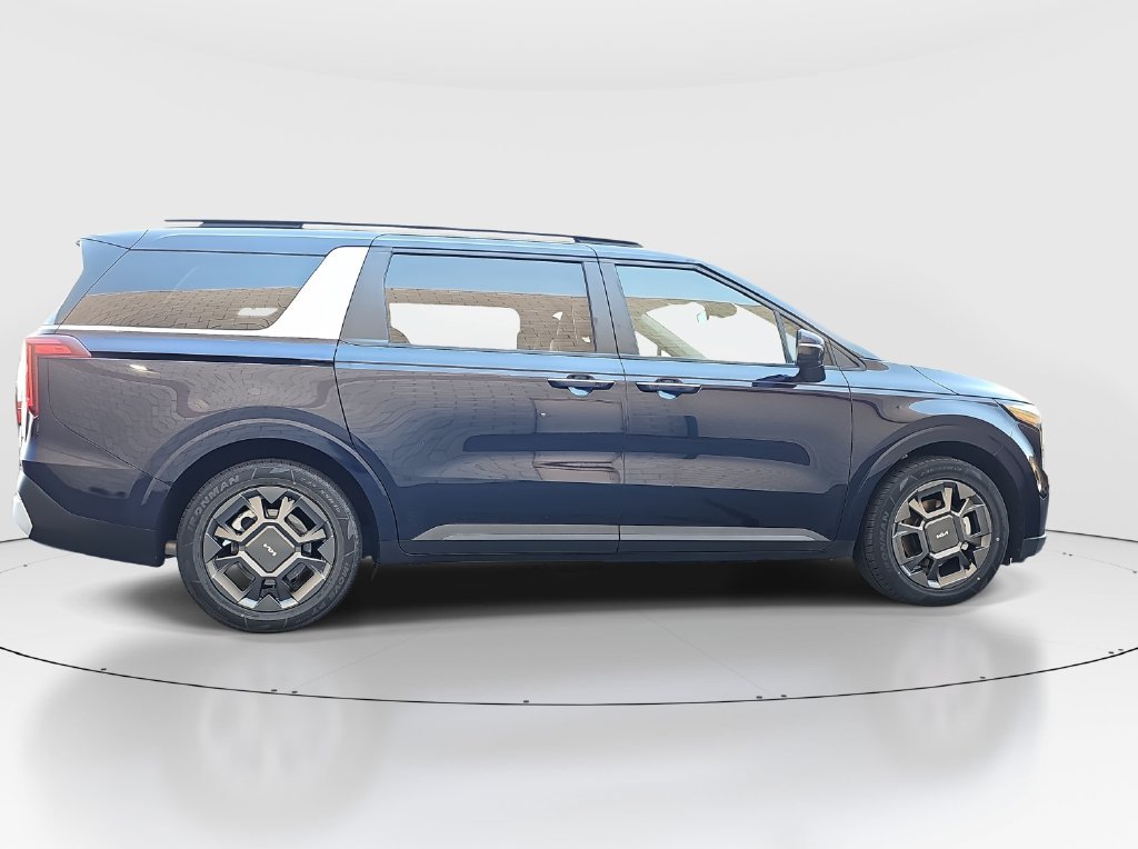 Used 2026 Kia Carnival EX FWD image 4