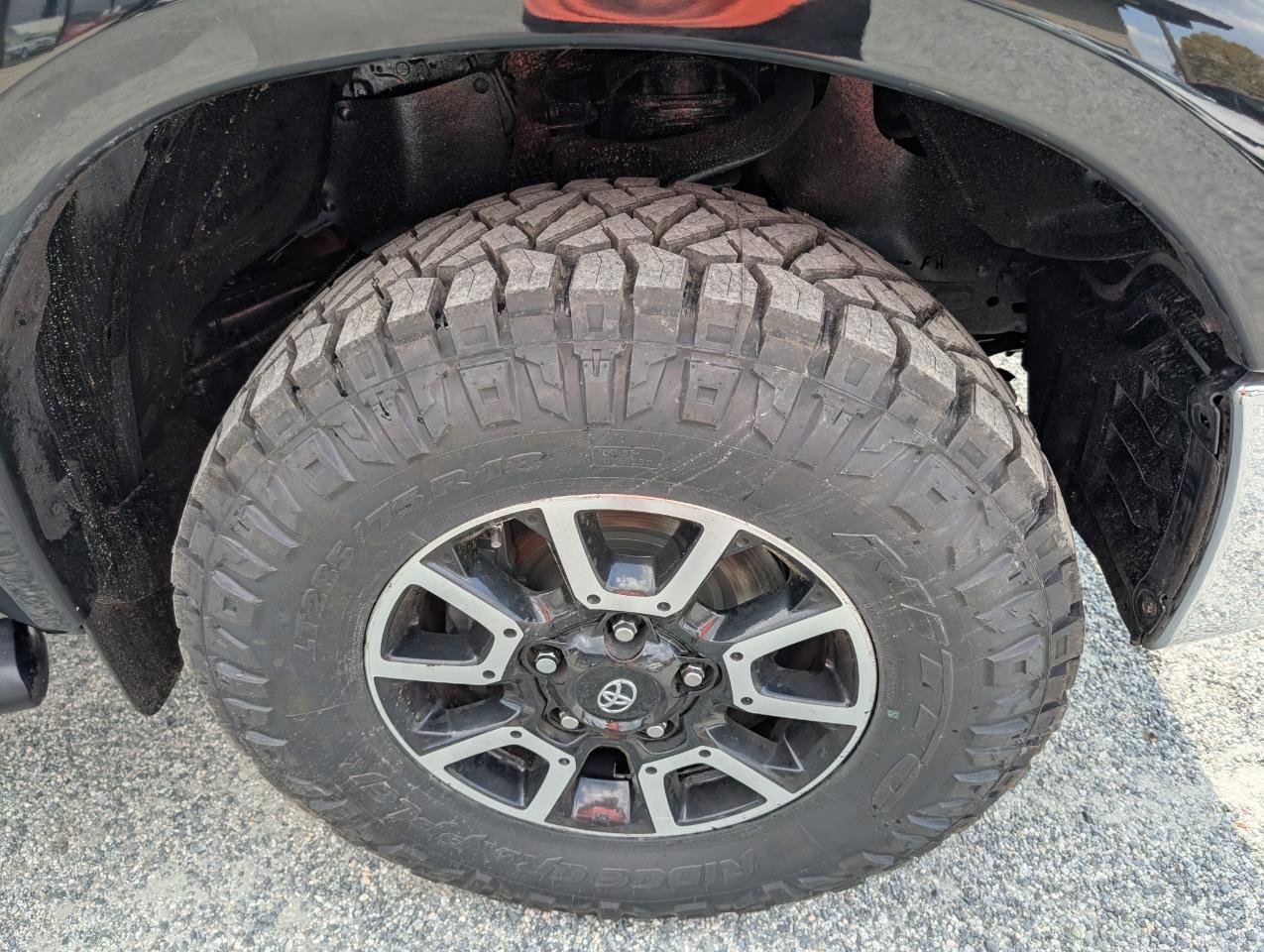 Used 2013 Toyota Tundra 4x4 CrewMax w/ TRD Off-Road Pkg image 4