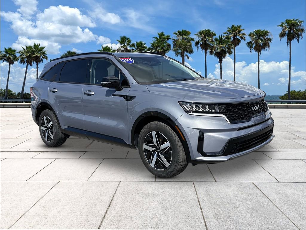 Used 2023 Kia Sorento S image 2