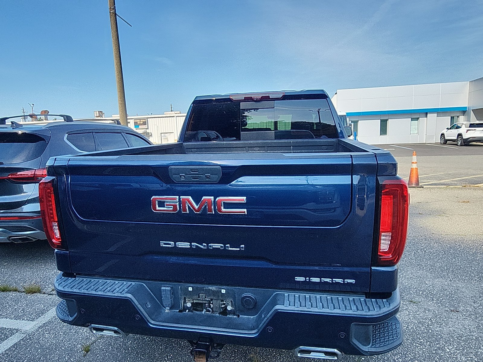 Used 2021 GMC Sierra 1500 Denali w/ Denali Ultimate Package AWD/4WD image 3